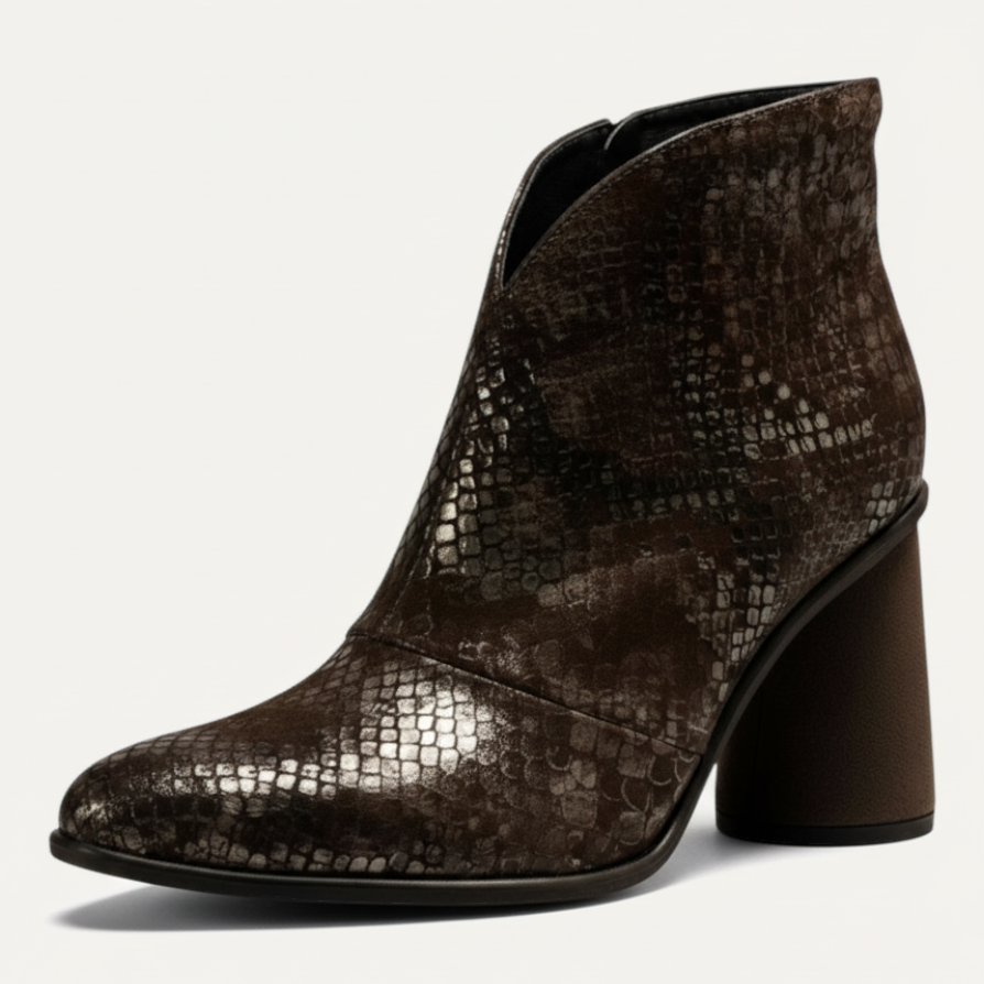 Botines Ana EQUILIBRIO ZAPATOS by EIM de cuero marrón con textura de reptil y taco alto de 9 cm